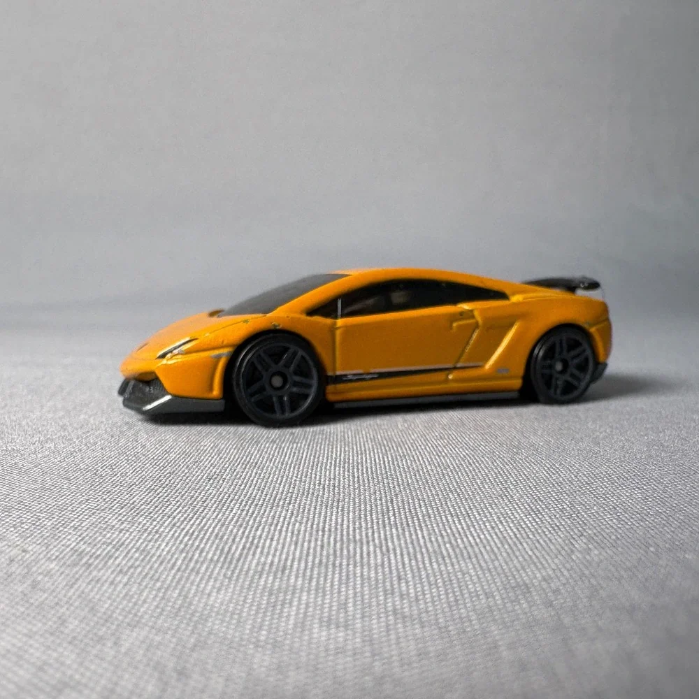 Hot Wheels Lamborghini Gallardo LP 570-4 Superleggera Orange Diecast Car 1:64